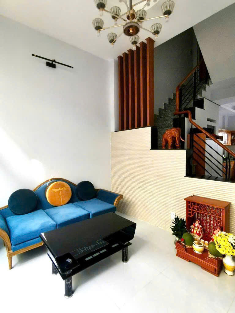 NHÀ 1 SẸC  4 TẦNG ĐƯỜNG 7M, PHÍA SAU ĐH NGÂN HÀNG, DT 4*16M, NHỈNH 8 Tỷ TL